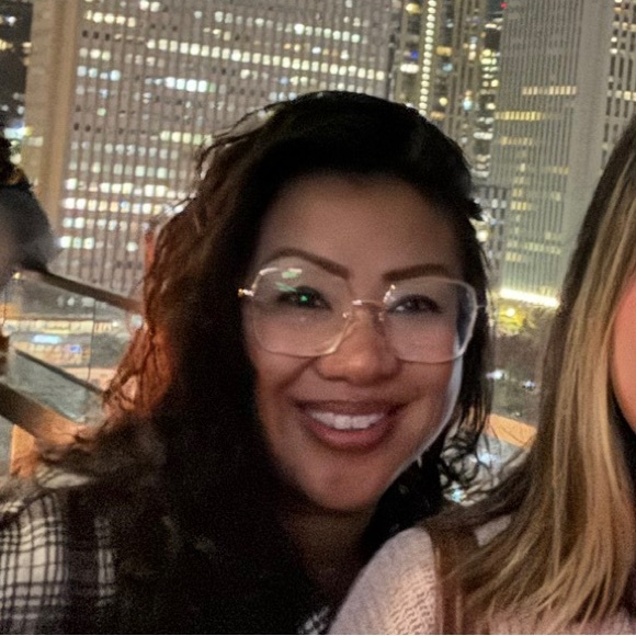 Meet your Posher, Nikki - Picture 2 of 2